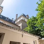 Superb And Design Studio Near The Eiffel Tower